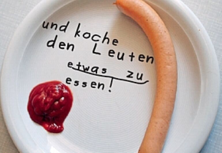 [Translate to Englisch:] Mit außergewöhnlichen Motiven wirbt die Vereinte Evangelische Mission für das Bibelcamp.